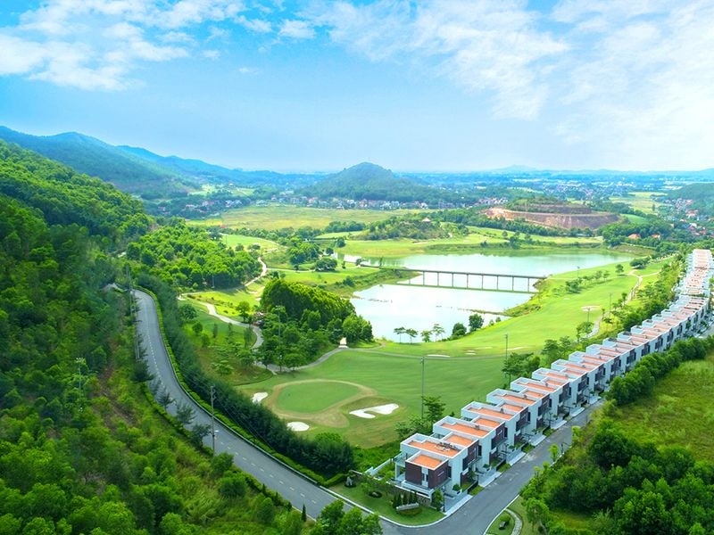 	Amber Hills Golf & Resort image 1