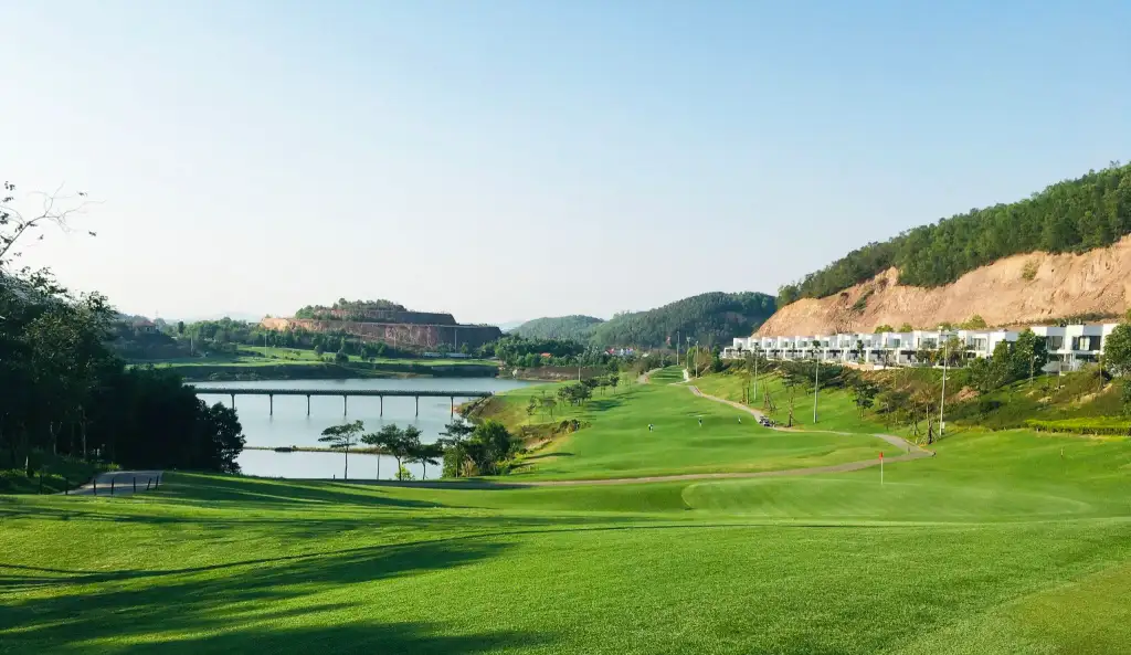 	Amber Hills Golf & Resort image 8