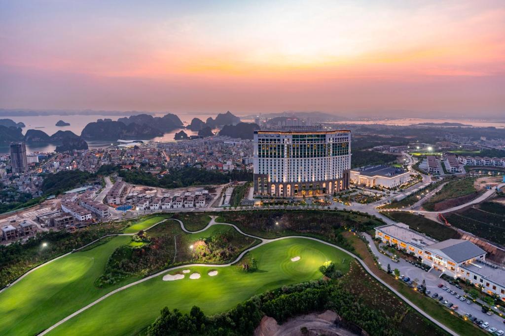 FLC Halong Bay Golf Club image 4
