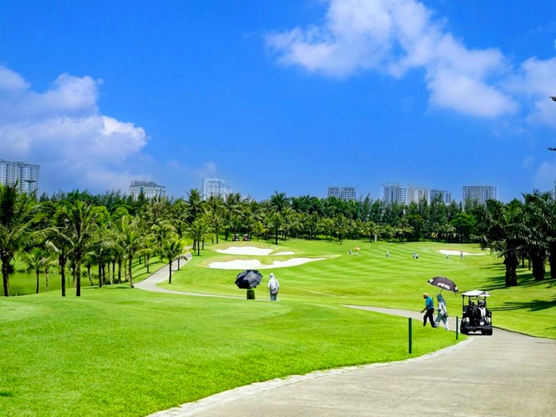 Long Bien Golf Course image 2