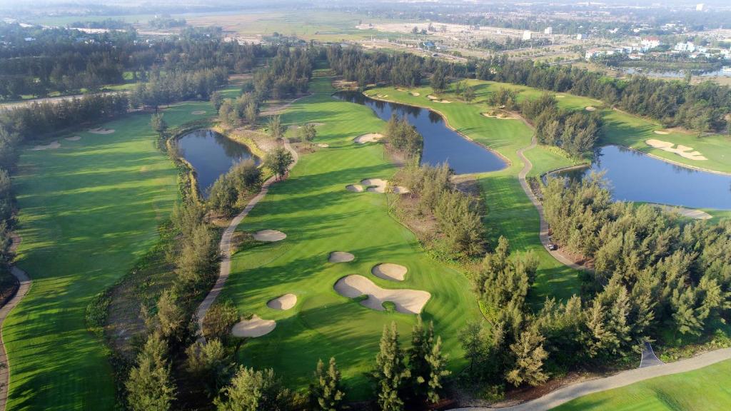 Montgomerie Links Vietnam image 4