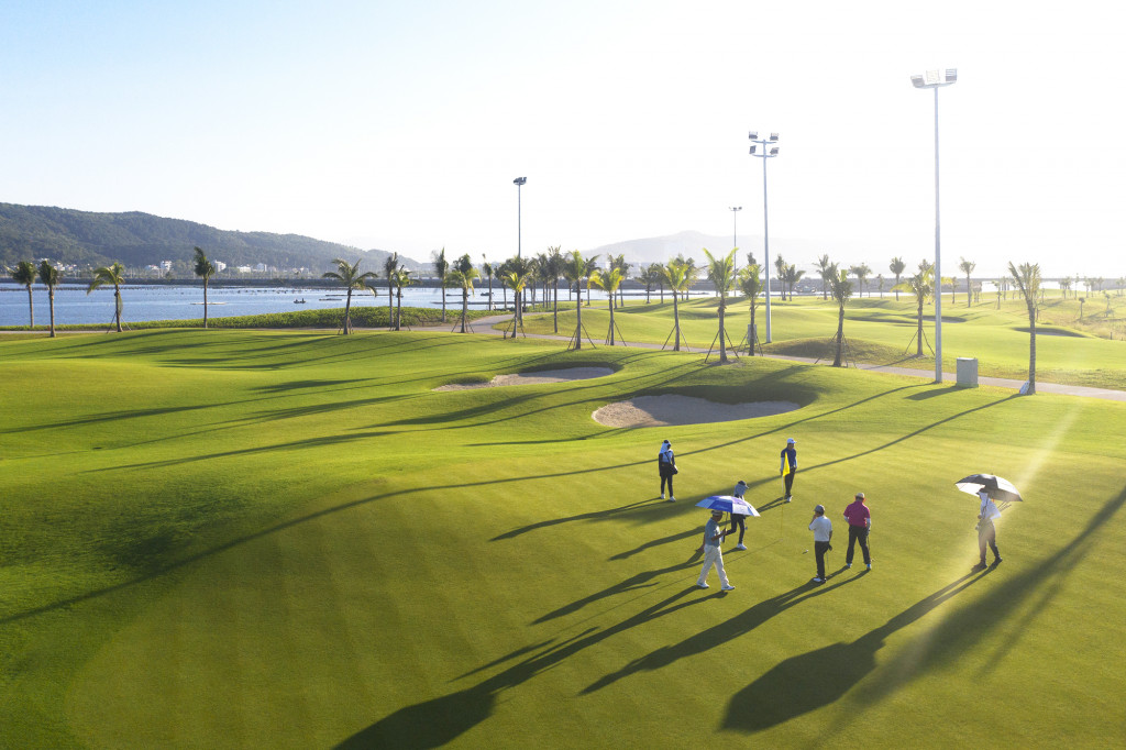 Tuan Chau Golf Resort image 1
