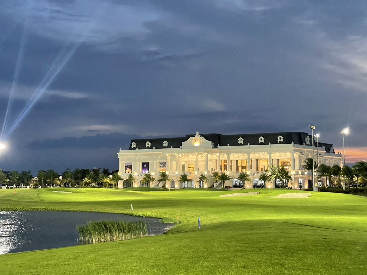 Tuan Chau Golf Resort image 9