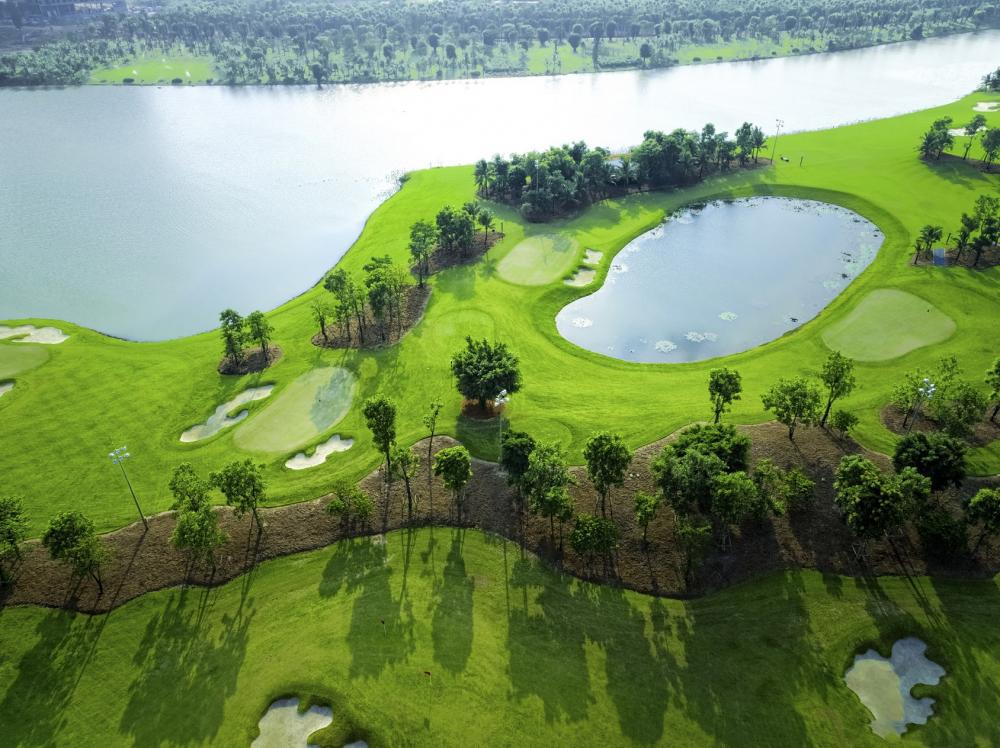 Vietnam Golf & Country Club image 4